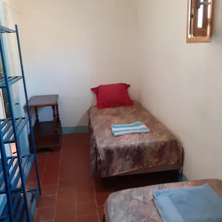 Lit Dans Chambre Partagee Homme Beziers Exterior photo