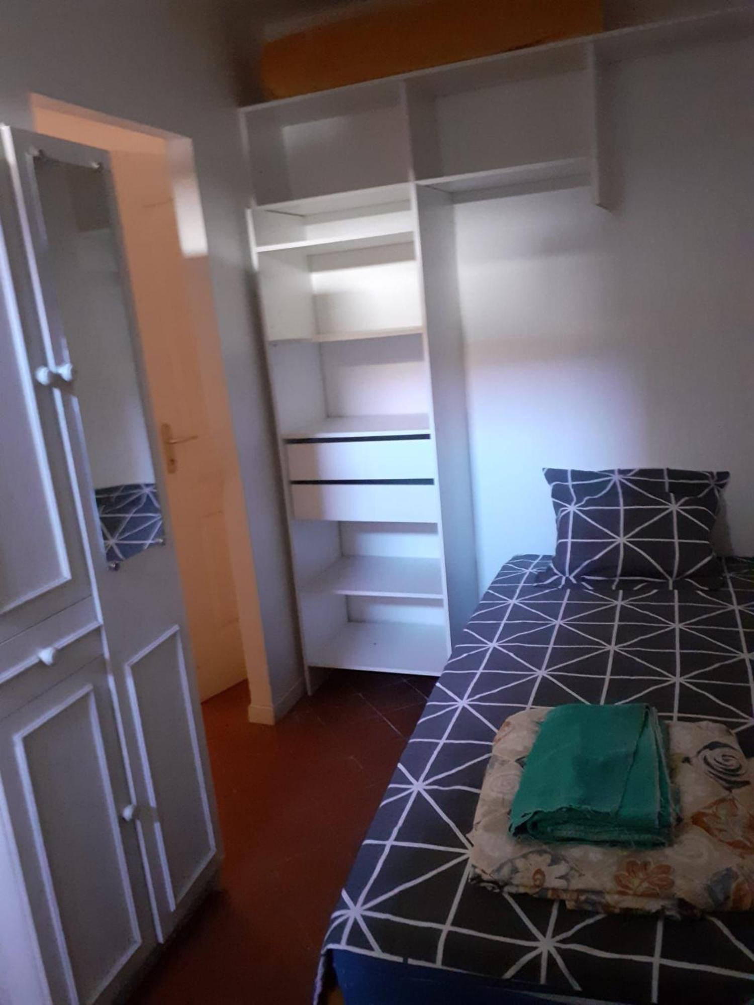 Lit Dans Partagee Homme Beziers