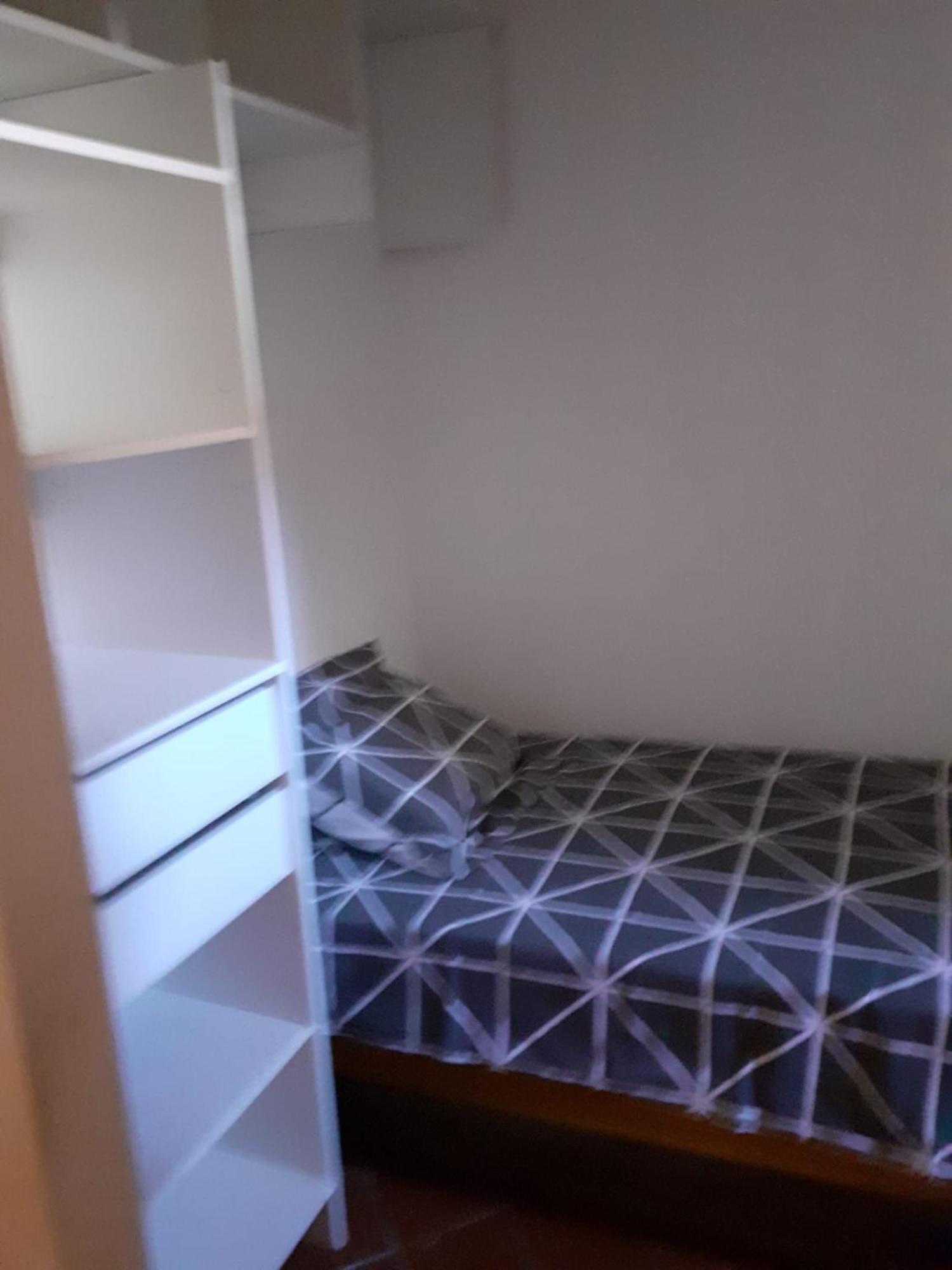 Lit Dans Partagee Homme Privatunterkunft